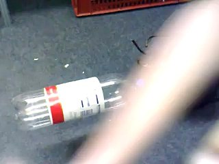 Kola Şişesine hava basıp patlatmak..