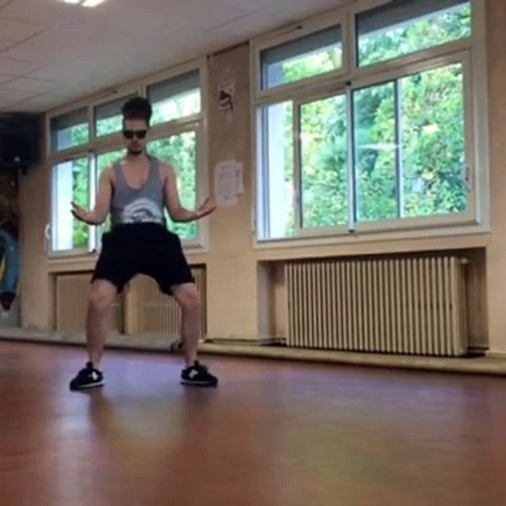 Crazy Boys Dancing Like A Hell