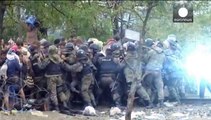 Más de 1.500 refugiados entran por la fuerza en la Antigua República Yugoslava de Macedonia