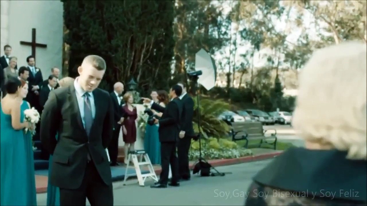 Love Me Like You Do - (Looking)