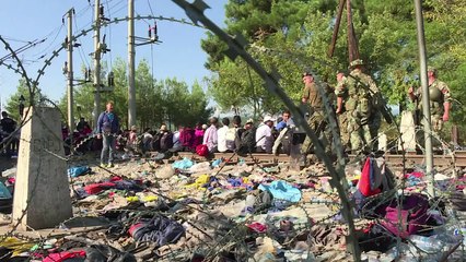 Des milliers de migrants affluent vers l'Europe