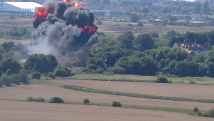 Terrible accident d'avion pendant le Shoreham Air Show, Sussex - 7 morts