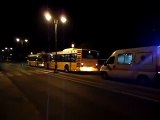 Città di VENEZIA: Ambulanza costretta a fermarsi per il cordolo centrale nel Borgo di  Malamocco.