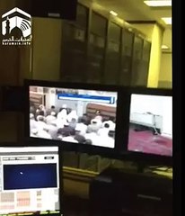 Man trying to attack Imam in Masjid Al Nabawi During Salah Al Fajar