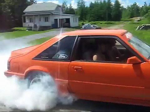 Ford Mustang Gt 1987 5.0 Burnout and Donut