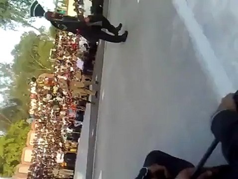 Indian army soldier fell down at wagah border