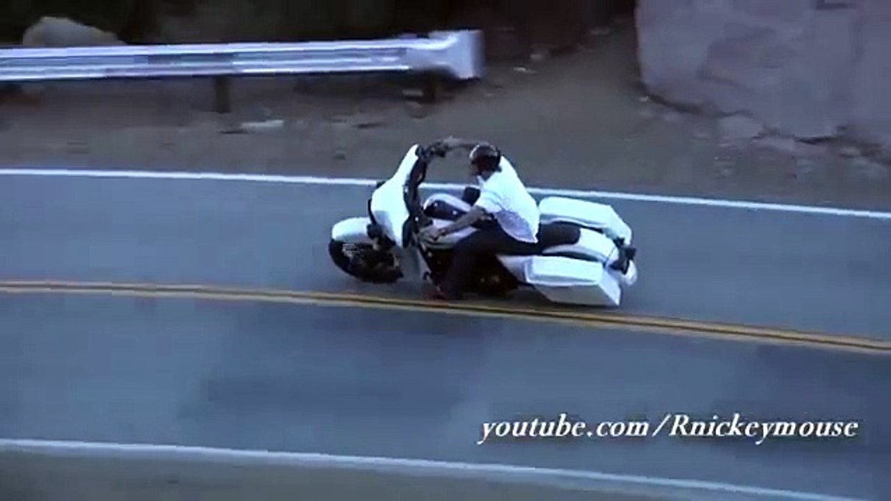 Harley Davidson Lowside Motorcycle Crash