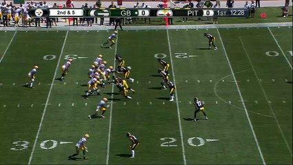 Jordy Nelson limps off the field