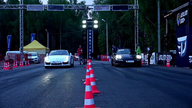 Porsche 911 Turbo S vs Porsche 911 Turbo