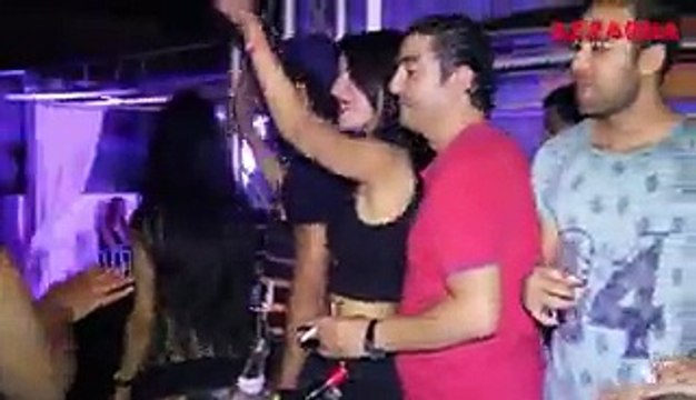 شوفو التوانسة فش يعملوا فالملهى اللليلي الباشا !!! الفلوس وين ماشية ؟؟؟