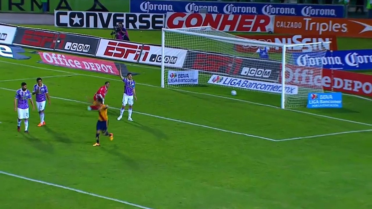 Mexique - Ils jouent le hors-jeu, c'est totalement raté