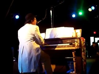 John Valby- Christmas Songs  Dr. Dirty-  live- 11/26/10