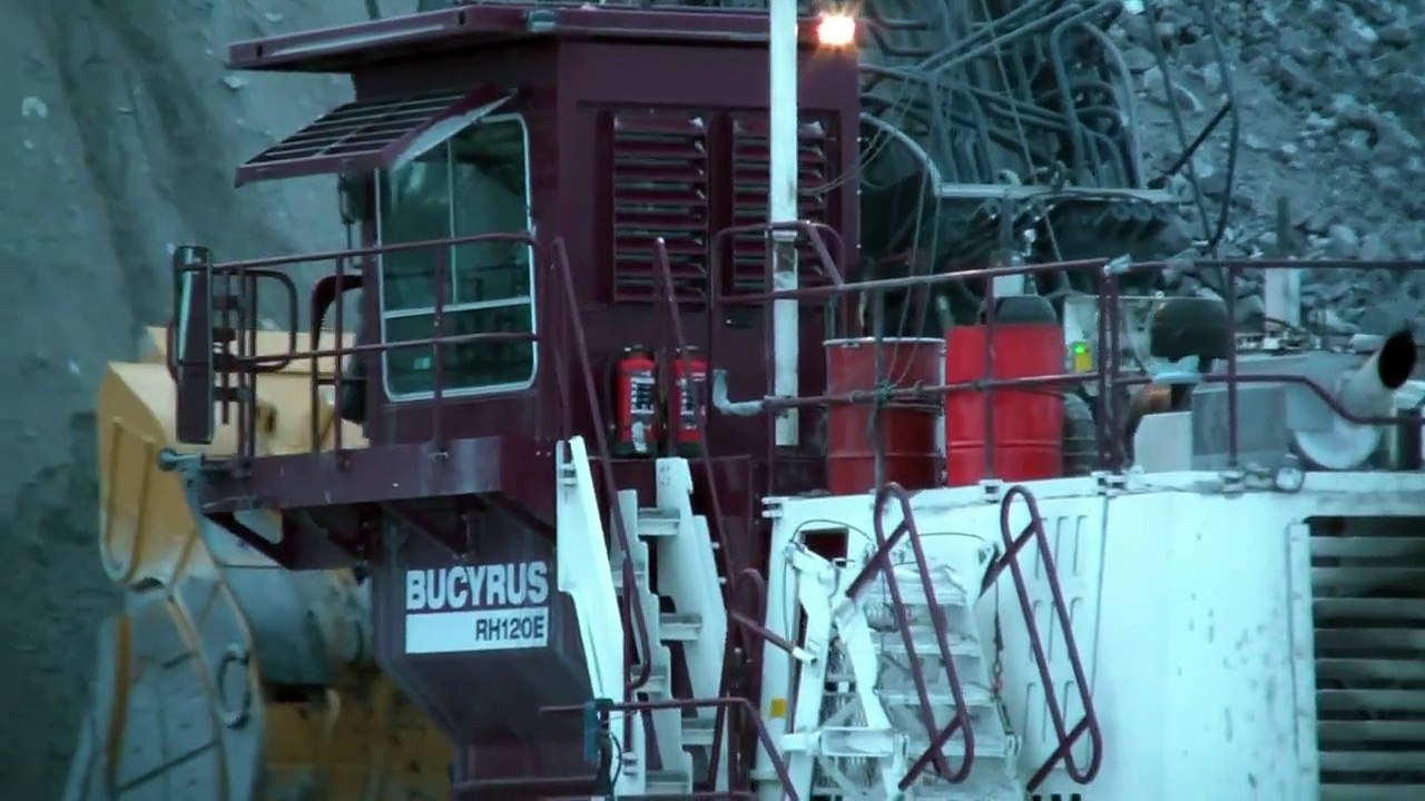 БОЛЬШИЕ гидравлические экскаваторы.Giant Mining Excavator