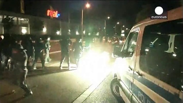 Allemagne : heurts très violents entre police et extrême-droite autour des demandeurs d'asile