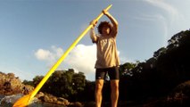 Navegação em reciclados, garrafas PET, nas praias as praias de Ubatuba, Brasil