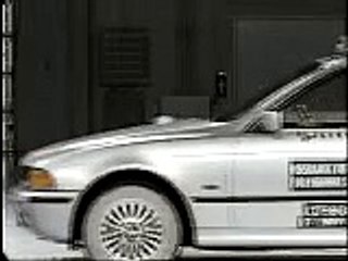 BMW 5 Series (E39) Crash Test