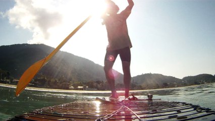 Download Video: Navegação em reciclados, garrafas PET, nas praias as praias de Ubatuba, Brasil