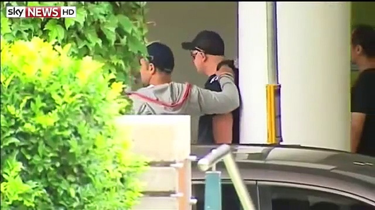 SYDNEY POLICE BRUTALITY "WOMAN HIT WITH POLICE BAT WHILE GETTING ARRESTED IN SYDNEY"