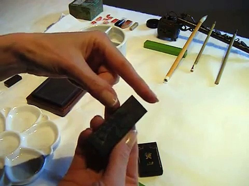 Sumi-e: How to make ink for your Japanese brush painting