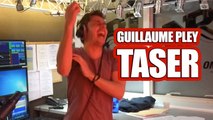 Guillaume Pley se fait taser en direct sur NRJ !