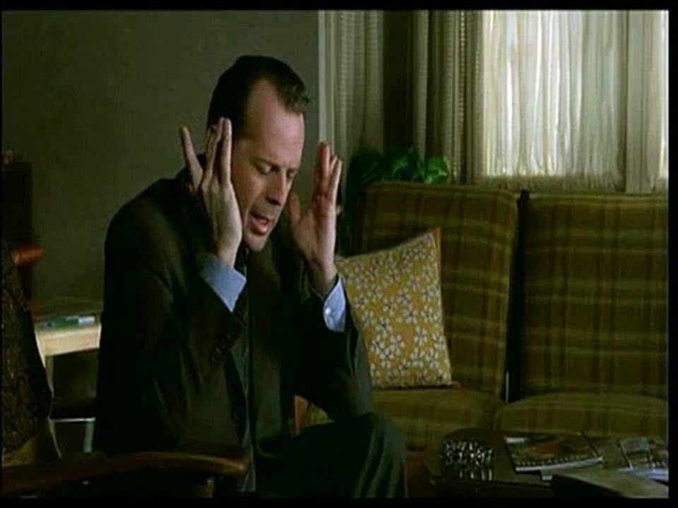 El sexto sentido II (doblaje absurdo)