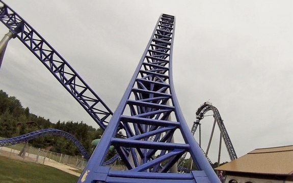 Vidéo onride back view pour Alpina Blitz à Nigloland