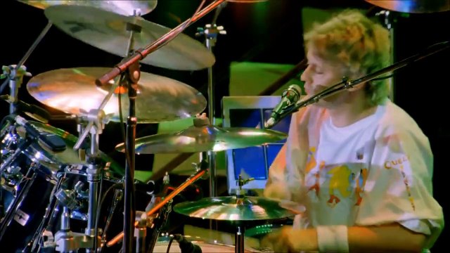 Queen - Hammer To Fall Legendado Live in Budapest ( Hungarian Rhapsody )