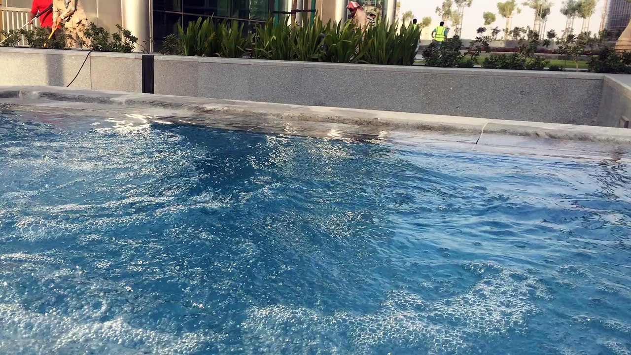 Central PARK JACUZZI SWIMMING POOL DIFC Central Park amenities DIFC - Apartments Dubai