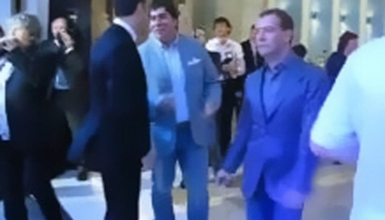 ТАНЕЦ ДМИТРИЯ МЕДВЕДЕВА ! видео которое посмотрели миллионы