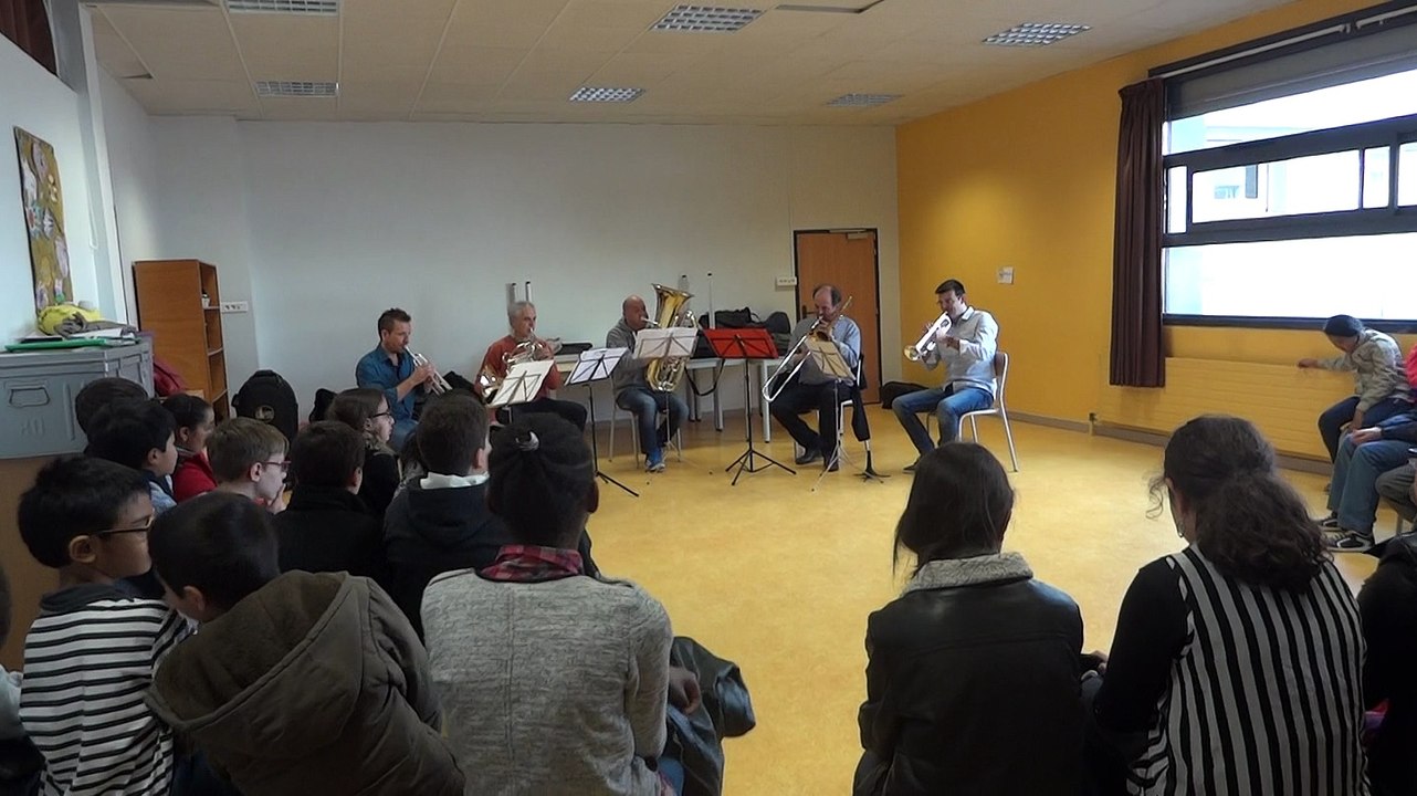Orchestre en Fête 2015 : le quintette de cuivres de l'ODB à l'école Alsace (Dijon) - 2