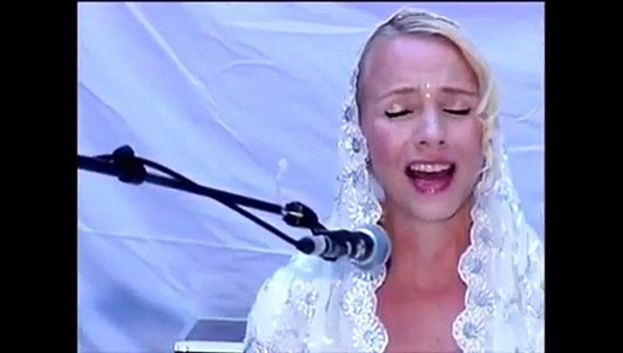 Mil Maire Pritma Jio Tudh Bin Ghadhi Nimani Shabad Kirtan by the English Lady