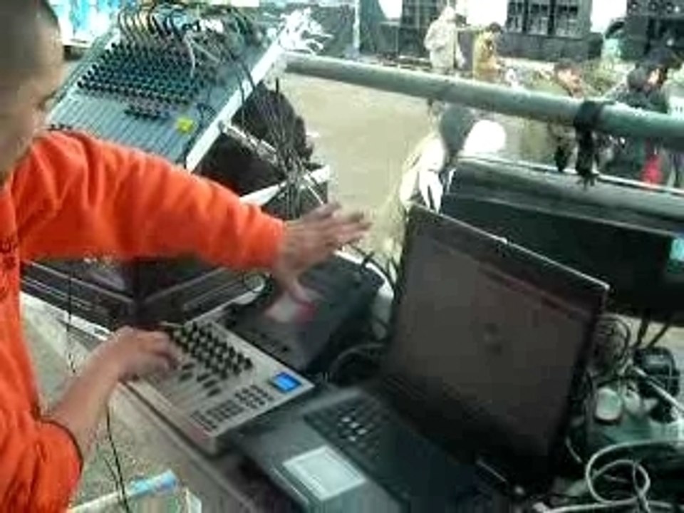 live arakneed 1 tekos dax