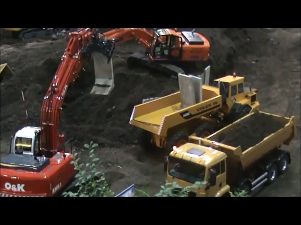 Engins de Chantier Mondial du Modélisme 2012.wmv