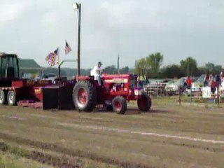 IH 856 Tractor Pulling
