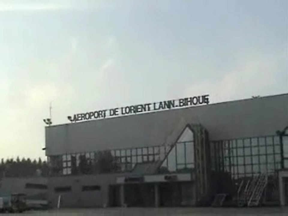 Flying with Air France to Lorient (LRT)
