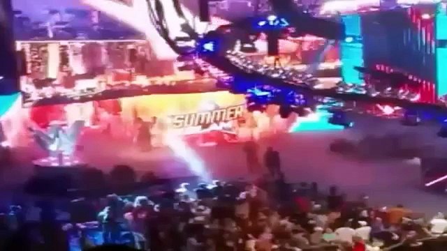 The Undertaker COLLAPSES after his match with Brock Lesnar in WWE Summerslam 2015