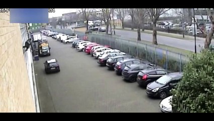 Milyonluk Aracını Saniyeler İçinde Hurdaya Çevirdi!