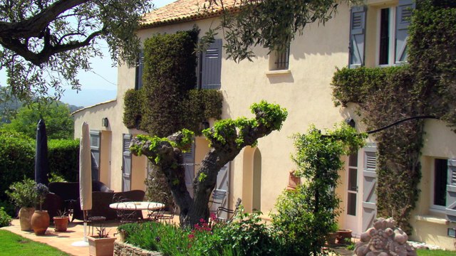 VENTE BASTIDE Provençale à SAINT TROPEZ - 225m² - Piscine sur terrain arboré de 2.400m²