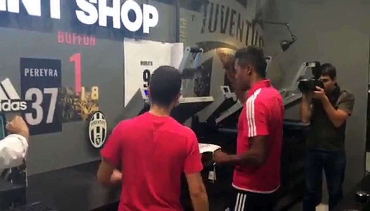 Juve, la presentazione di Alex Sandro