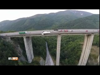 Un conducteur Bulgare bloqué à 128 mètres de hauteur dans son camion