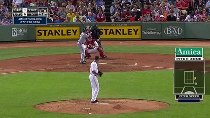 Un beisbolista le regaló una pelota a los aficionados sin recordar que solo tenía un out