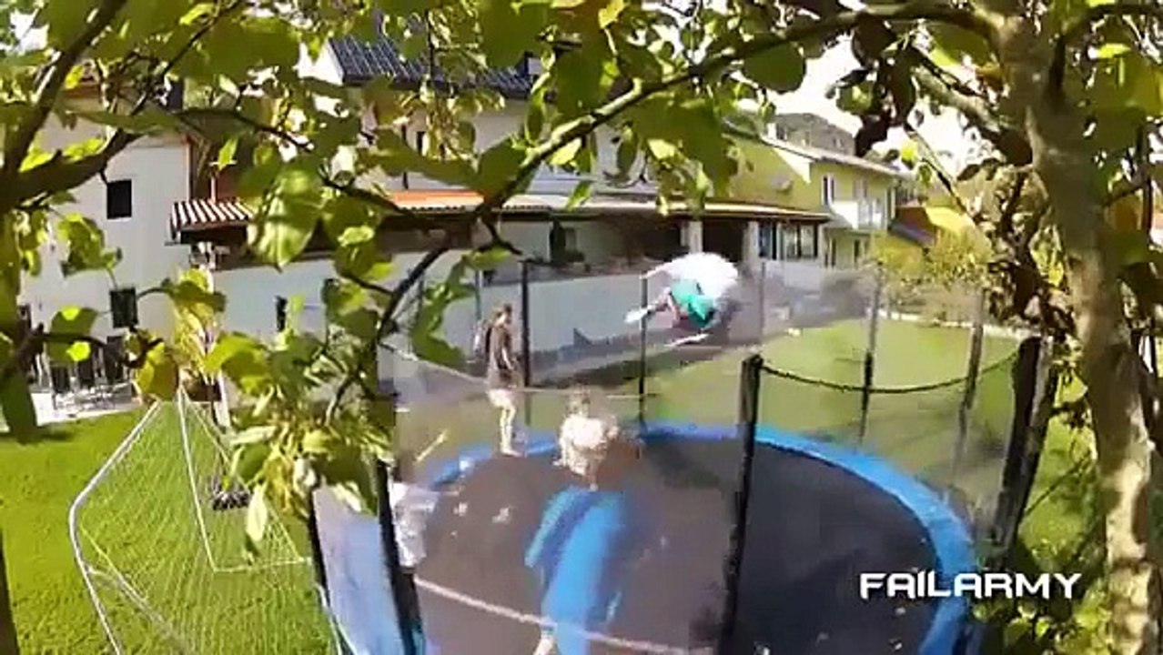 Chute de trampoline compilation