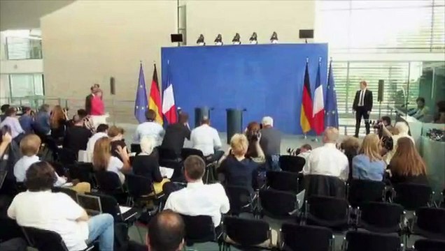 Migrants: Hollande en appelle à un système d'asile unifié dans l'UE