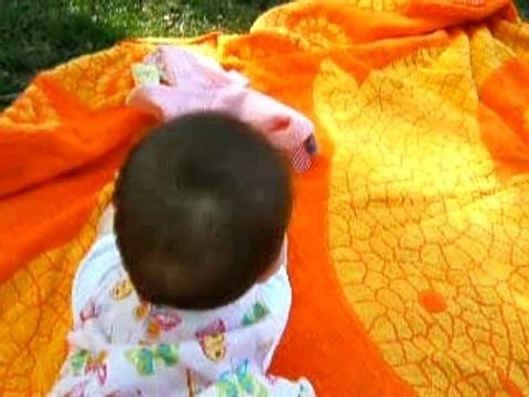 Cléo fait des galipettes!