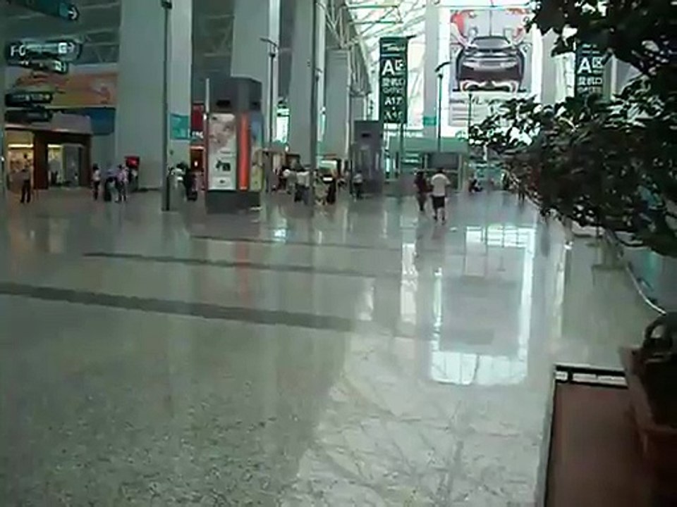 Guangzhou Airport Baiyun (CAN) Impressive inside[1]
