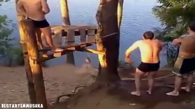 Неудачные прыжки в воду Cliff Jump Fails Compilation