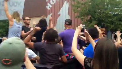 Así fue como Foo Fighters le hizo una broma a unas personas que protestaban contra la homosexualidad