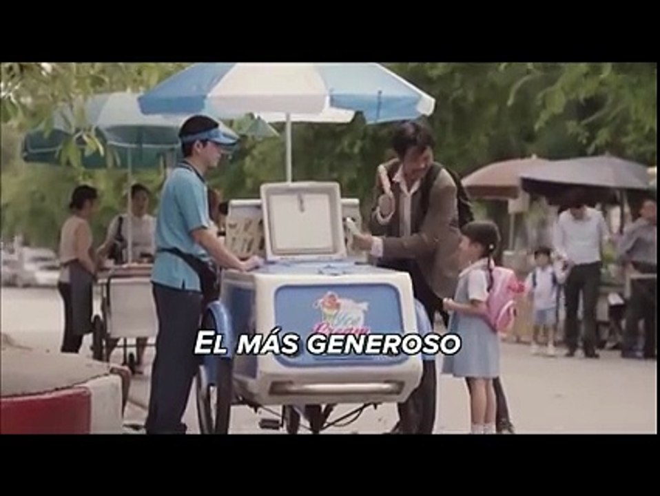 Mira como este padre le miente a su hija. Lo que verás no tiene nombre