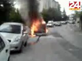 Vozač bespomoćno gledao kako mu gori automobil