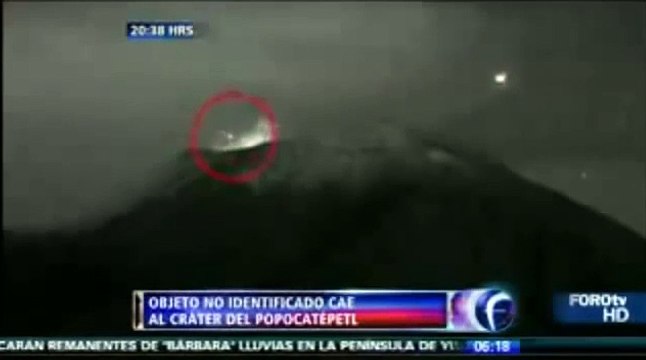 UFO flies into Volcano Popocatepetl Mexico City TOP VIDEO